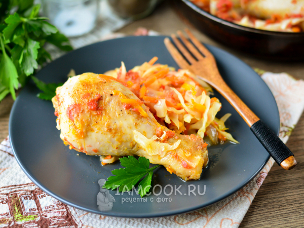 Тушеная курица с капустой на сковороде, рецепт с фото
