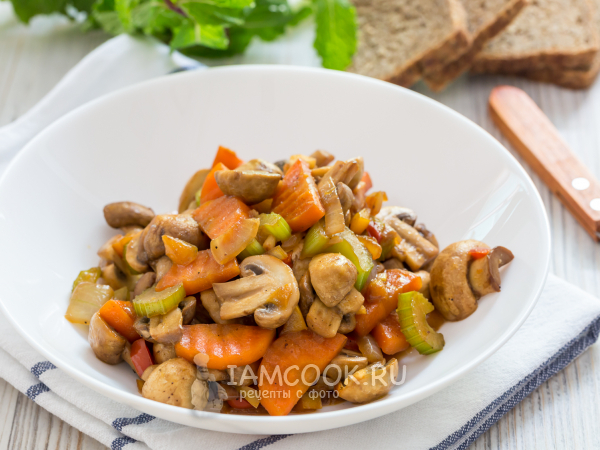 Овощное соте с грибами, рецепт с фото