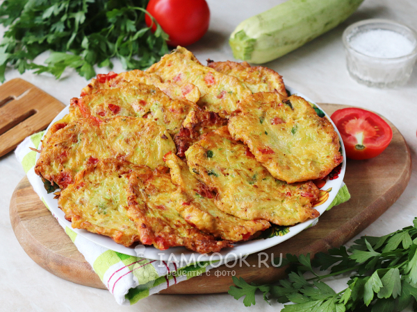 Оладьи из кабачков с помидорами, рецепт с фото