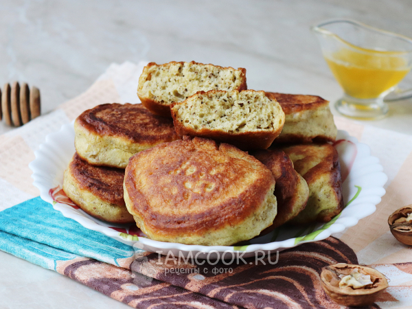 Оладьи с грецкими орехами (на кефире), рецепт с фото