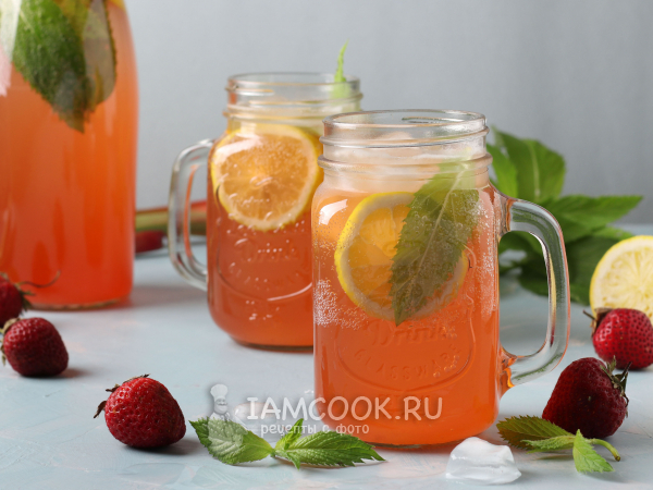 Лимонад из ревеня с клубникой, рецепт с фото