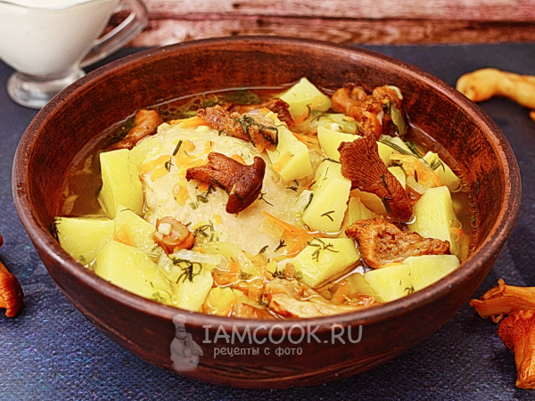 Суп с лисичками и курицей, рецепт с фото