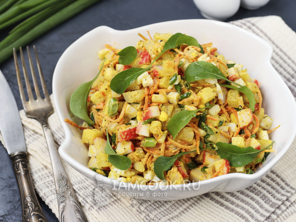 Салат с корейской морковью, крабовыми палочками и картофелем, рецепт с фото