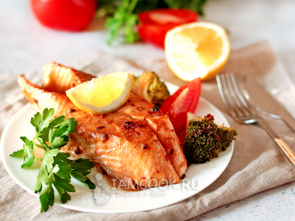 Стейки форели в медово-соевом маринаде в духовке, рецепт с фото