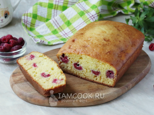 Заливной пирог с малиной на кефире, рецепт с фото