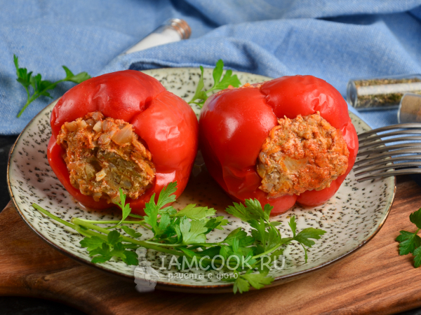 Фаршированные перцы с гречкой и фаршем, рецепт с фото