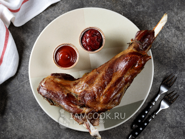 Баранья рулька, запеченная в духовке, рецепт с фото