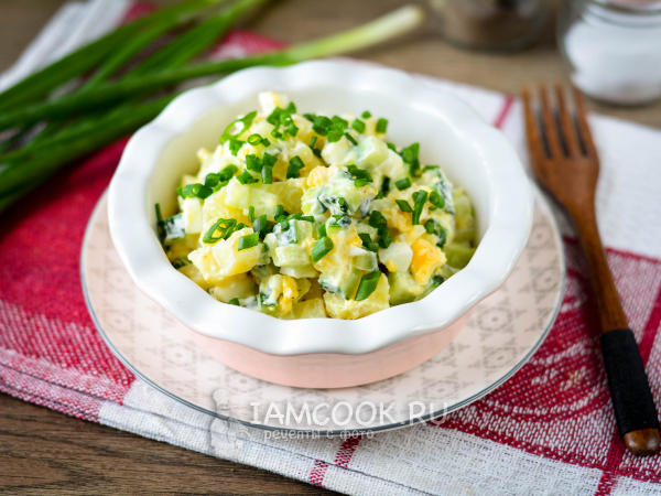 Картофельный салат с яйцом и огурцом, рецепт с фото