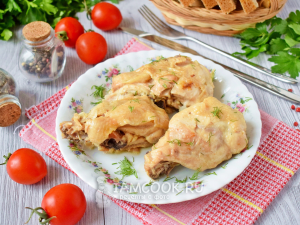 Курица в луково-сметанном соусе, рецепт с фото