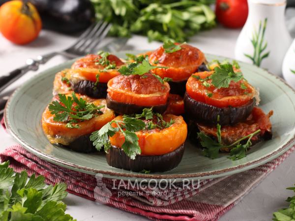 Баклажаны с помидорами и сулугуни в духовке, рецепт с фото