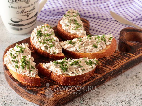 Бутерброды с печенью трески и сыром, рецепт с фото