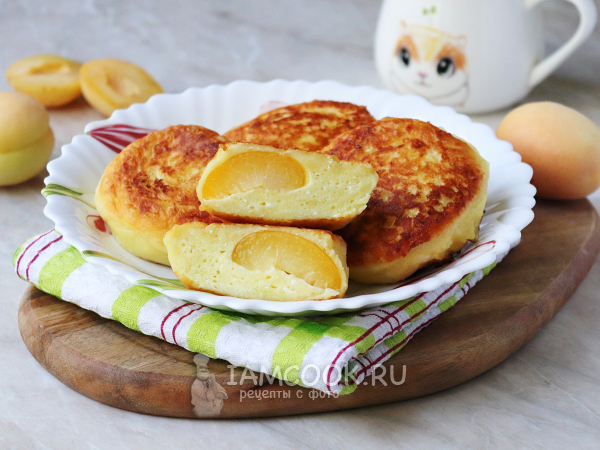 Сырники с абрикосами, рецепт с фото