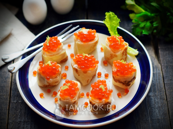 Блины с красной икрой и сливочным сыром, рецепт с фото
