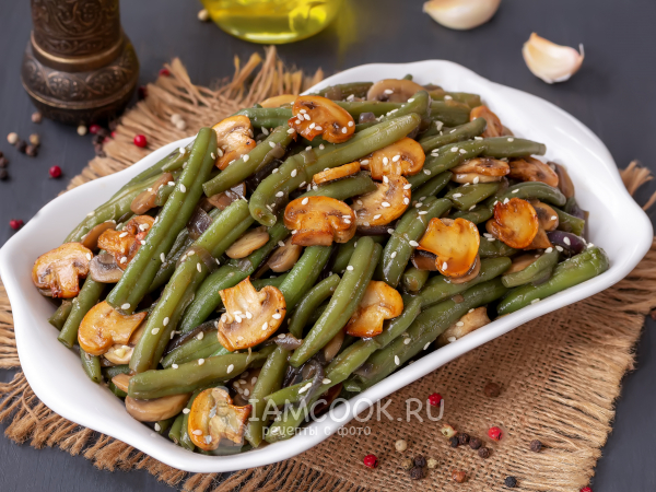 Жареная стручковая фасоль с грибами, рецепт с фото
