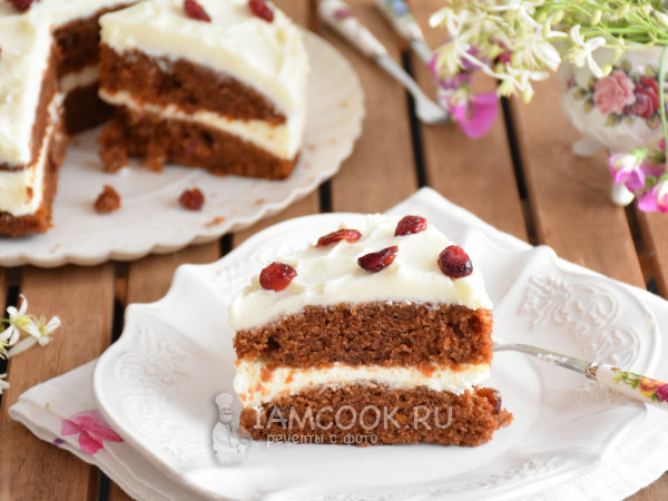 Морковный торт с сырным кремом, рецепт с фото