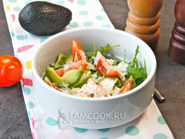 Салат с рукколой, авокадо и помидорами, рецепт с фото