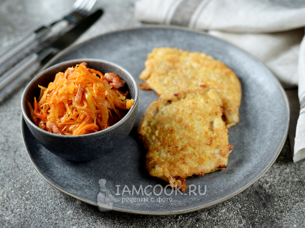 Тушеная квашеная капуста с беконом, рецепт с фото