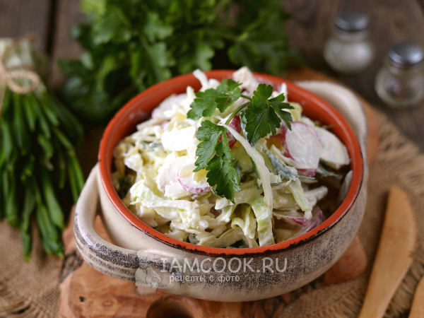 Салат из капусты с грибами, яйцом и черемшой, рецепт с фото