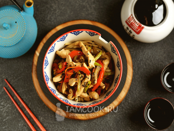 Якисоба с курицей и овощами, рецепт с фото