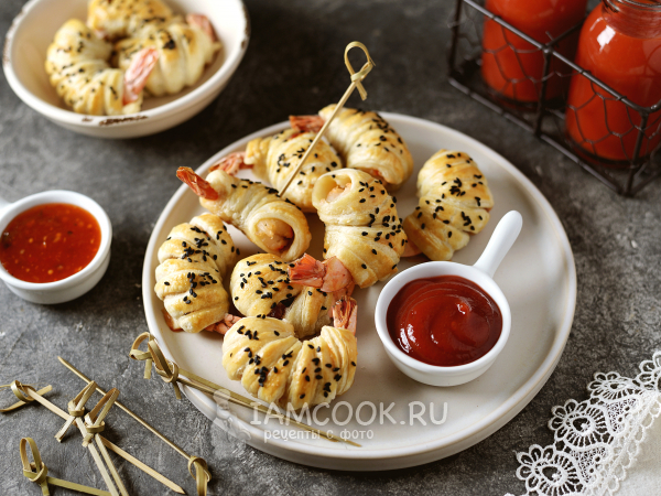 Креветки с хамоном в слоеном тесте, рецепт с фото