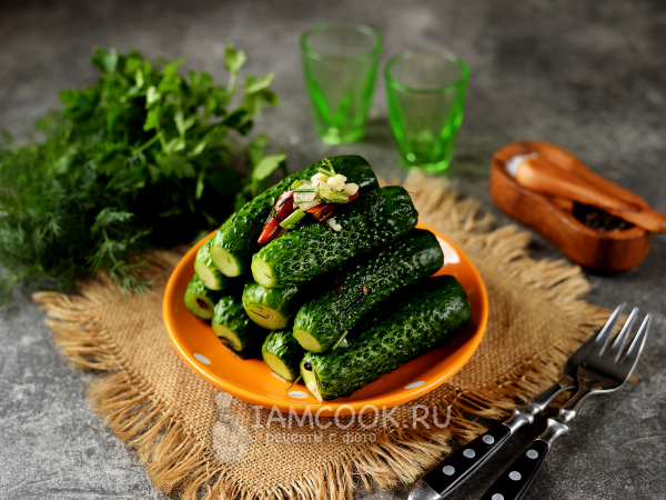 Малосольные огурцы в пакете (сухая засолка, без рассола), рецепт с фото