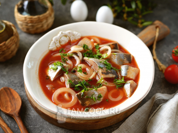 Селедка в томатном соусе, рецепт с фото