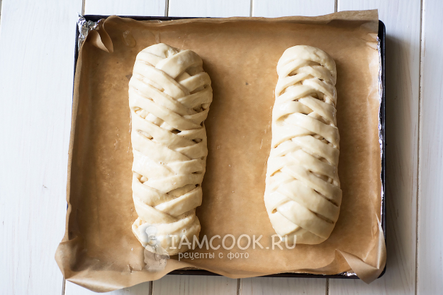 Выпекаем ароматные плетенки в духовке