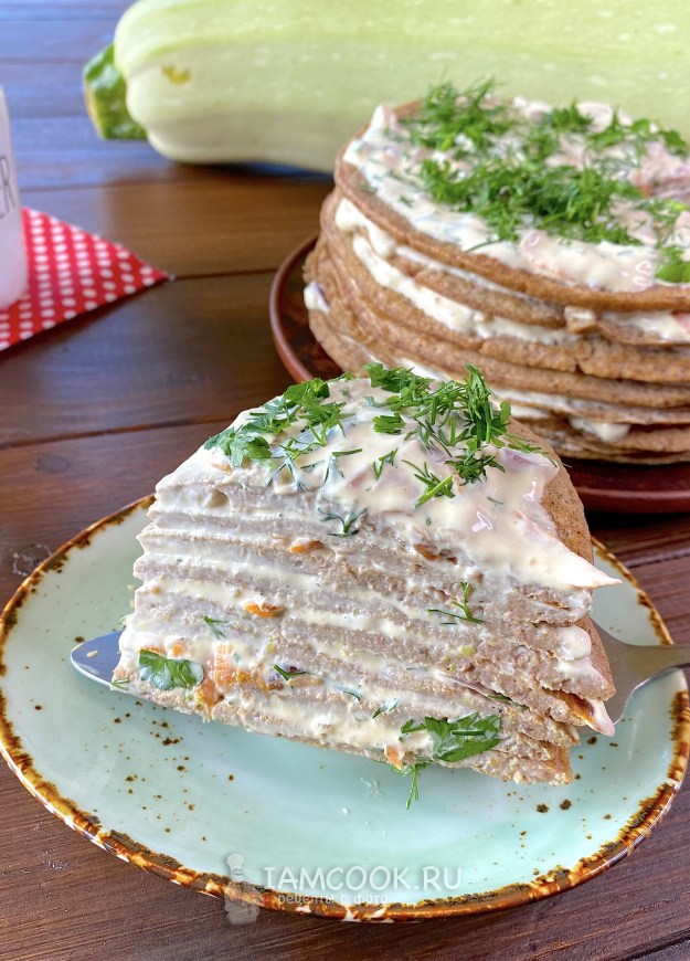 Закусочный торт из печени и кабачков