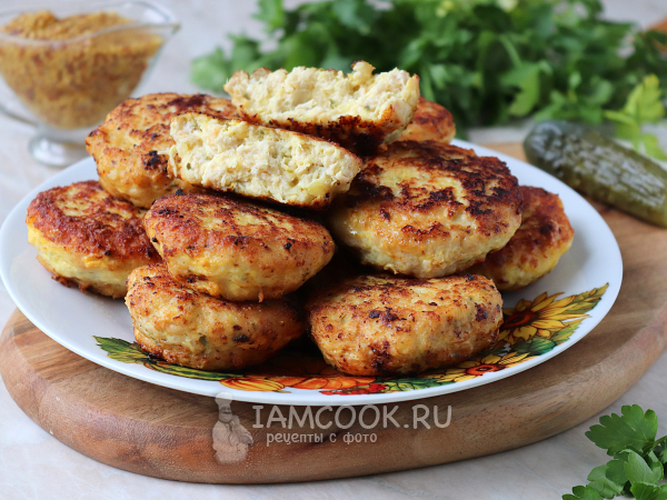 Котлеты из фарша с солеными огурцами, рецепт с фото
