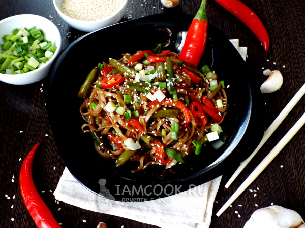 Лапша вок с фасолью (стручковой) и овощами, рецепт с фото