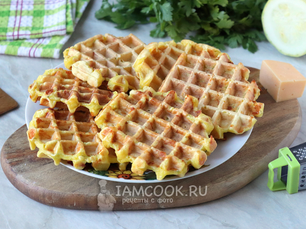 Вафли из кабачков с сыром в вафельнице, рецепт с фото