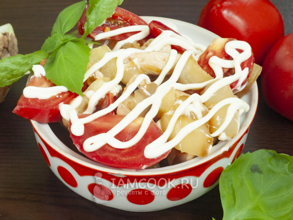 Теплый салат с курицей и помидорами, рецепт с фото