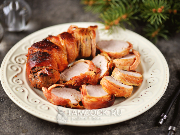 Свиная вырезка, запечённая в духовке целиком, рецепт с фото