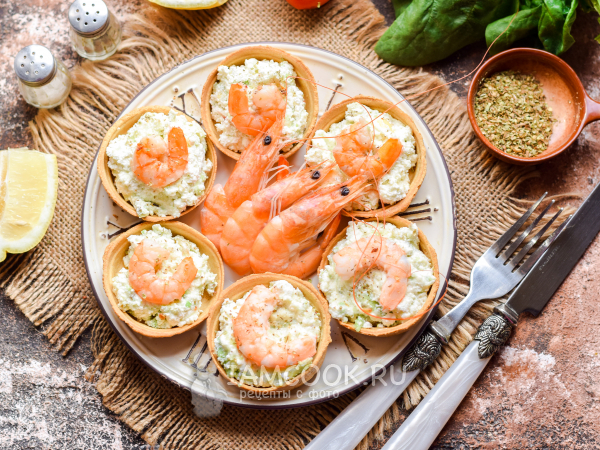 Тарталетки с творожным сыром, авокадо и креветками, рецепт с фото
