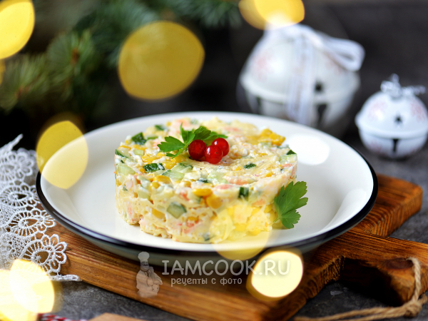 Салат с креветками, кукурузой и сыром, рецепт с фото