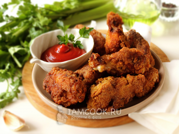Куриные крылышки с хрустящей корочкой на сковороде, рецепт с фото