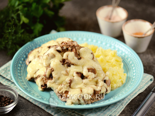 Отбивные из говядины с грибами в духовке, рецепт с фото