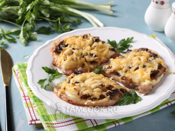 Отбивные с ананасом и грибами, рецепт с фото