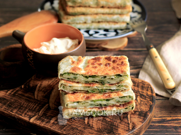 Лепешки с зеленью и луком, рецепт с фото