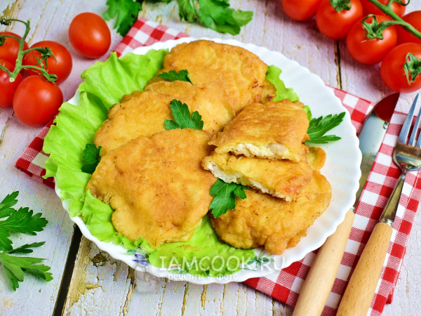 Отбивные из куриного филе в кляре, рецепт с фото