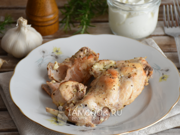 Кролик тушеный в сметане с чесноком, рецепт с фото