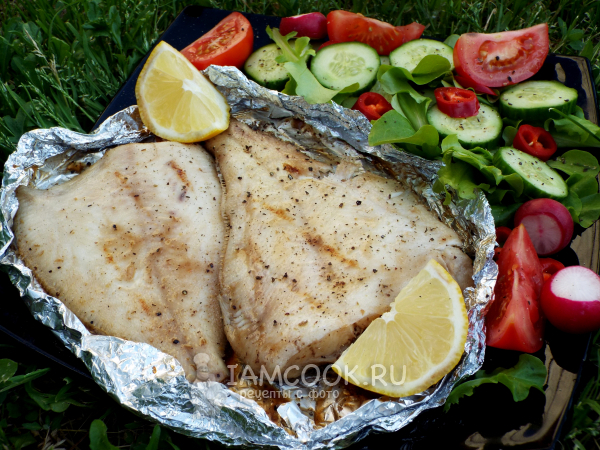Камбала на мангале в фольге, рецепт с фото