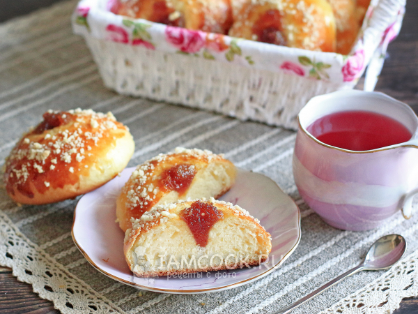 Булочки с яблочным джемом и штрейзелем, рецепт с фото
