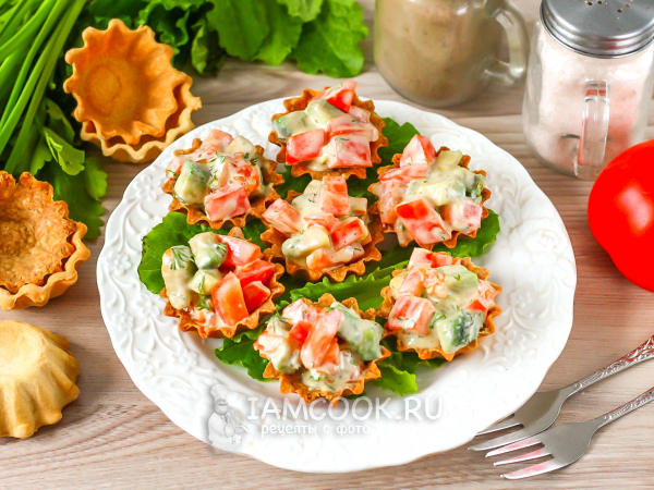 Тарталетки с авокадо и помидорами, рецепт с фото