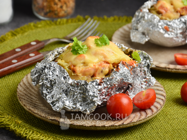 Крошка-картошка с сосисками в горчице, рецепт с фото