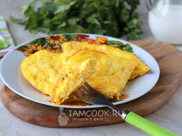 Омлет с сулугуни на сковороде, рецепт с фото