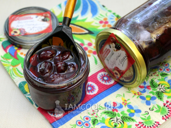 Варенье из клубники и вишни, рецепт с фото