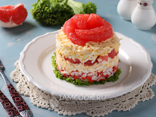 Салат с грейпфрутом и крабовыми палочками, рецепт с фото