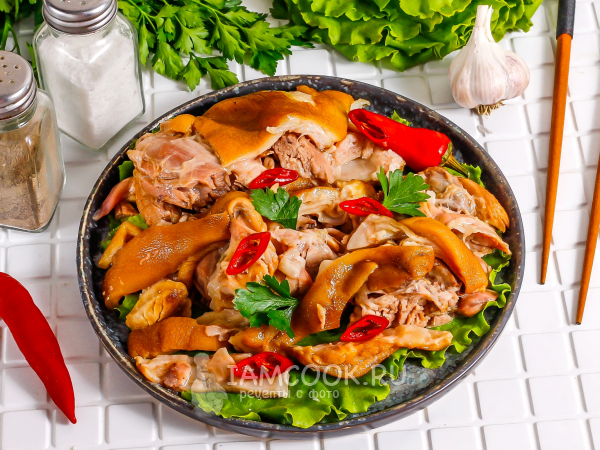 Чокпаль (корейское блюдо из свиной рульки), рецепт с фото