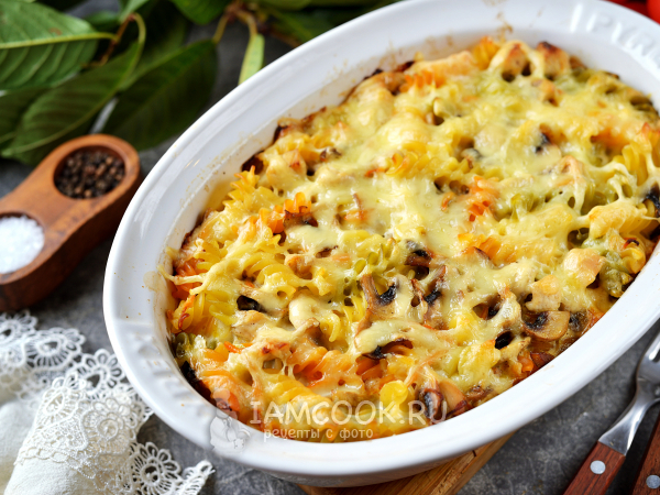 Запеканка из макарон с курицей и грибами, рецепт с фото